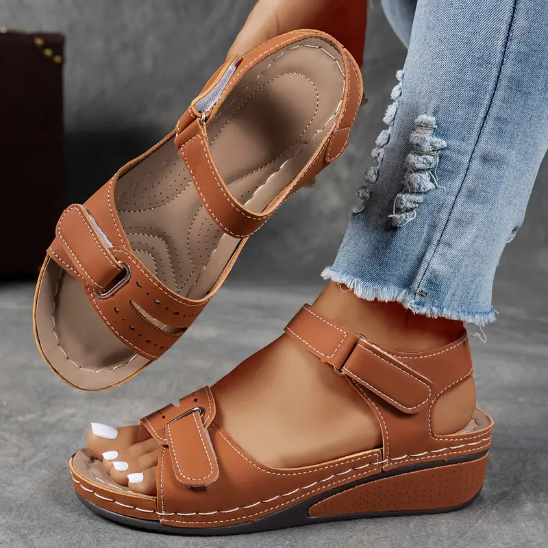 Ebba™ | Ortopediska Sandaler med Kilklack